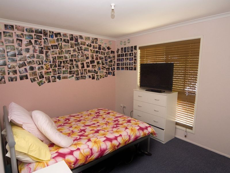 26 Newburn Street, Hillcrest QLD 4118
