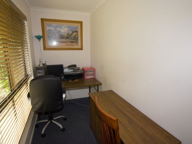 26 Newburn Street, Hillcrest QLD 4118