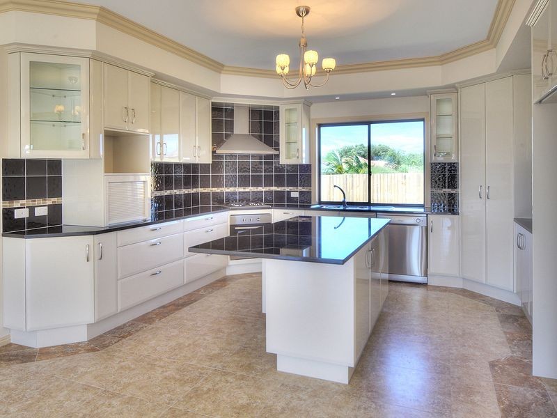 34 Maryland Drive, Regents Park QLD 4118