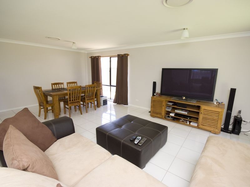 34 St Johns Way, Boronia Heights QLD 4124
