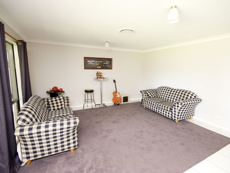 34 St Johns Way, Boronia Heights QLD 4124