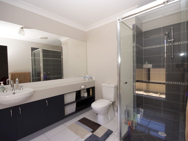 34 St Johns Way, Boronia Heights QLD 4124