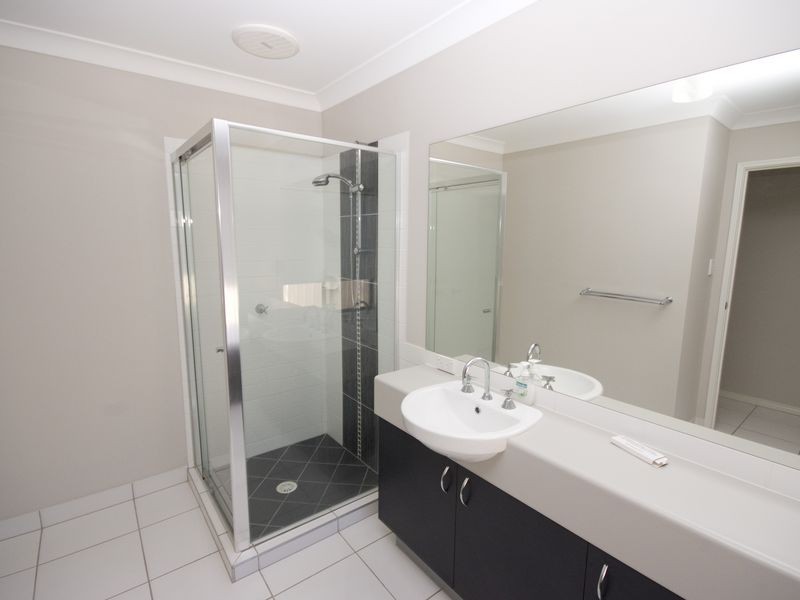 34 St Johns Way, Boronia Heights QLD 4124
