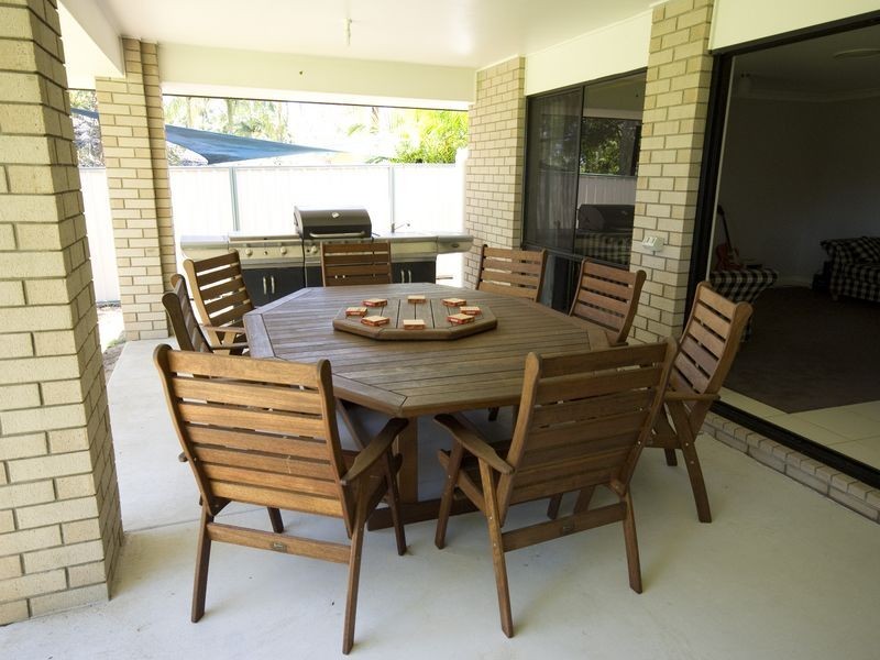 34 St Johns Way, Boronia Heights QLD 4124
