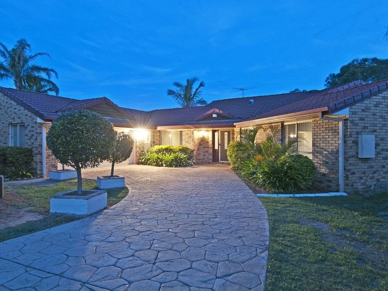 6 Calluna Court, Regents Park QLD 4118