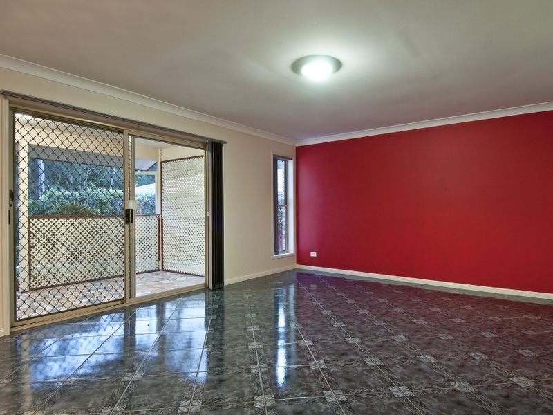 6 Calluna Court, Regents Park QLD 4118