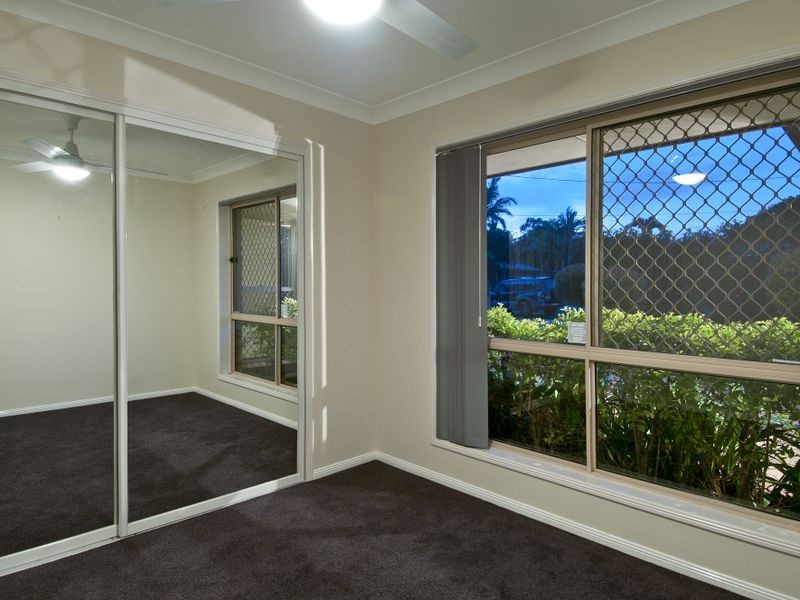 6 Calluna Court, Regents Park QLD 4118