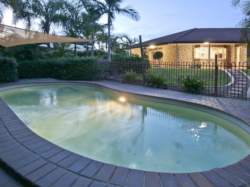 6 Calluna Court, Regents Park QLD 4118