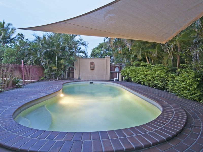 6 Calluna Court, Regents Park QLD 4118
