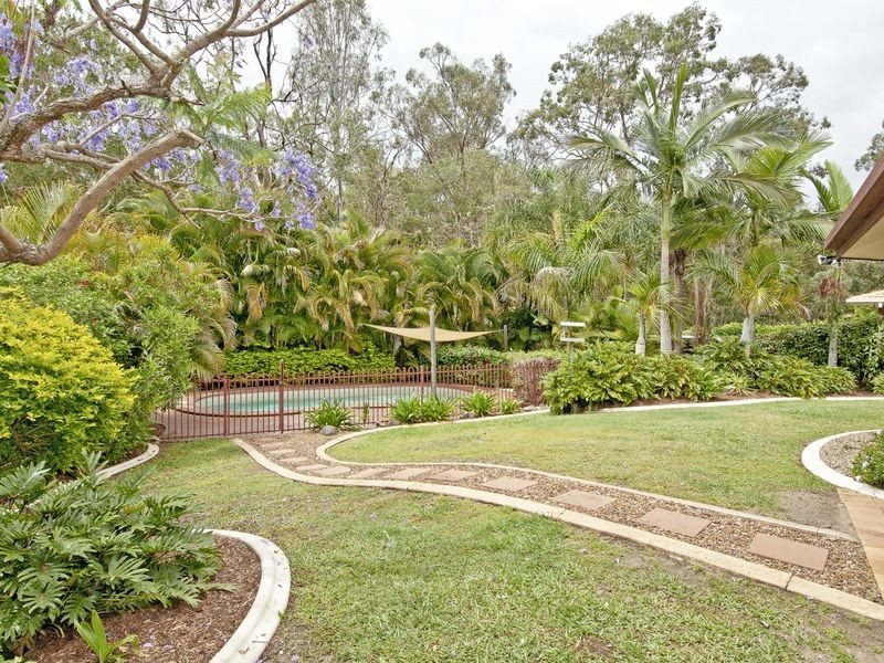 6 Calluna Court, Regents Park QLD 4118
