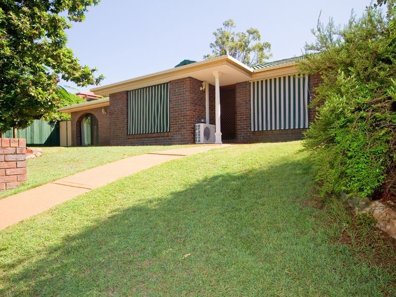 5 Bottlebrush Drive, Regents Park QLD 4118