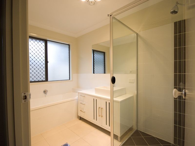 140 Middle Road, Boronia Heights QLD 4124