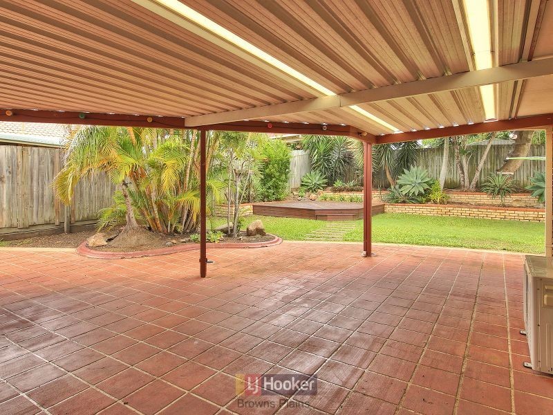 22 Federation Drive, Hillcrest QLD 4118