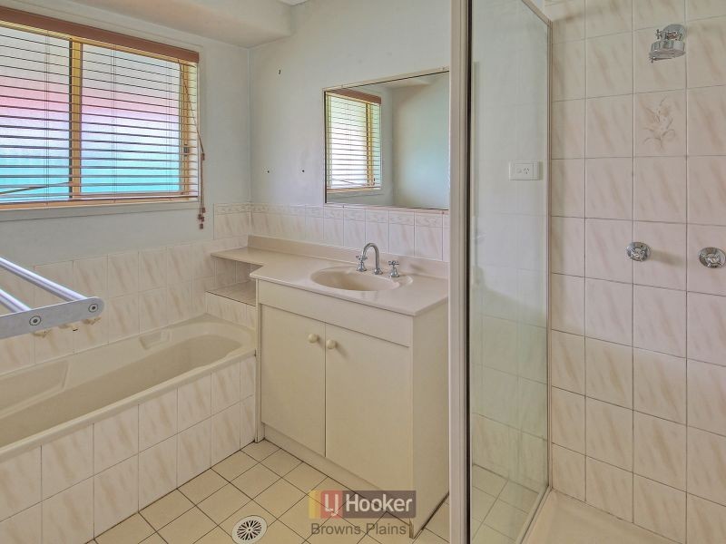 22 Federation Drive, Hillcrest QLD 4118