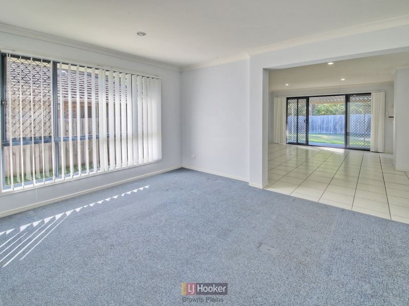 21 Lorikeet Way, Crestmead QLD 4132