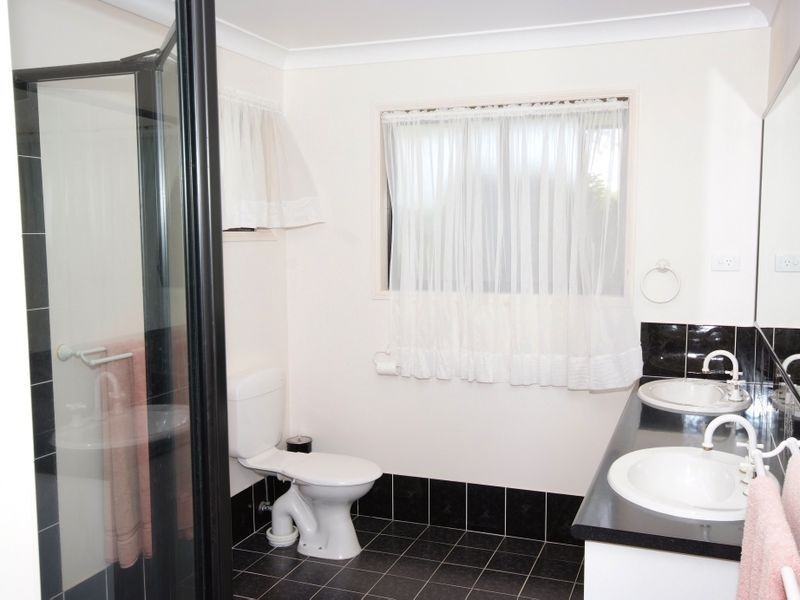 2 Wallaby Way, New Beith QLD 4124