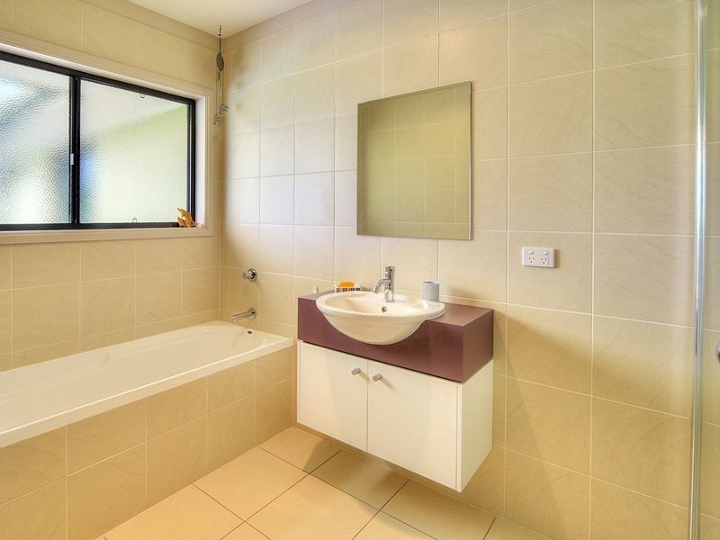 27 Hibbertia Court, New Beith QLD 4124