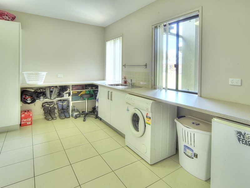 27 Hibbertia Court, New Beith QLD 4124