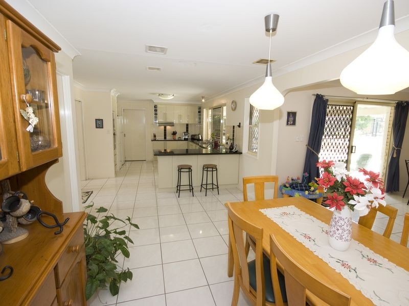 16 Cianthus Street, Regents Park QLD 4118