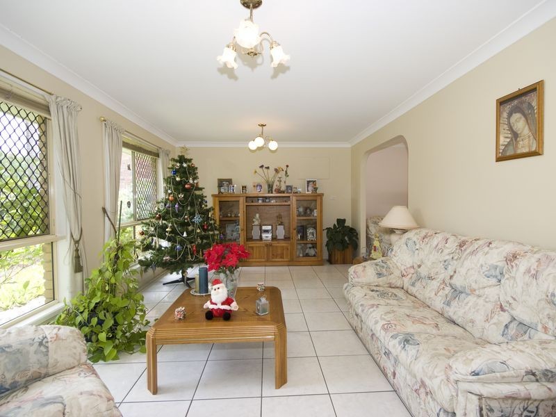 16 Cianthus Street, Regents Park QLD 4118