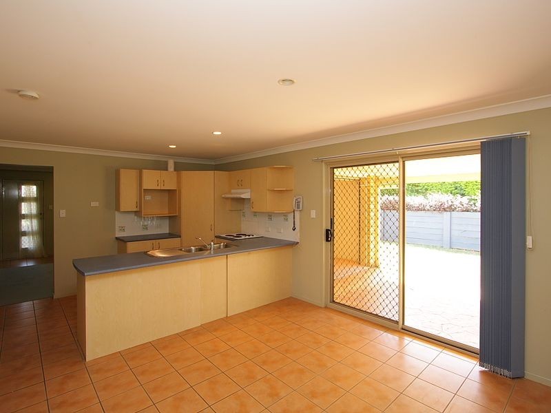 5 Samia Court, Regents Park QLD 4118