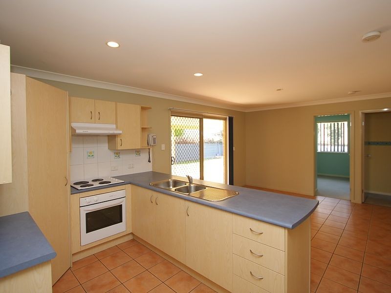 5 Samia Court, Regents Park QLD 4118