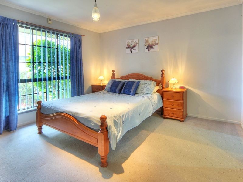 198 Emerald Drive, Regents Park QLD 4118