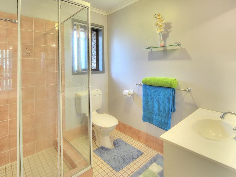 198 Emerald Drive, Regents Park QLD 4118