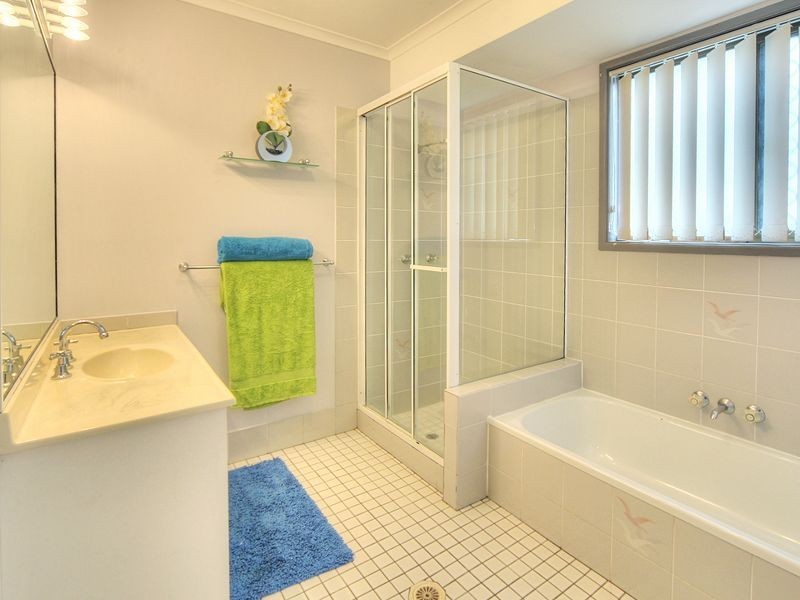 198 Emerald Drive, Regents Park QLD 4118