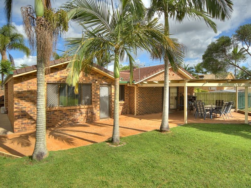 198 Emerald Drive, Regents Park QLD 4118