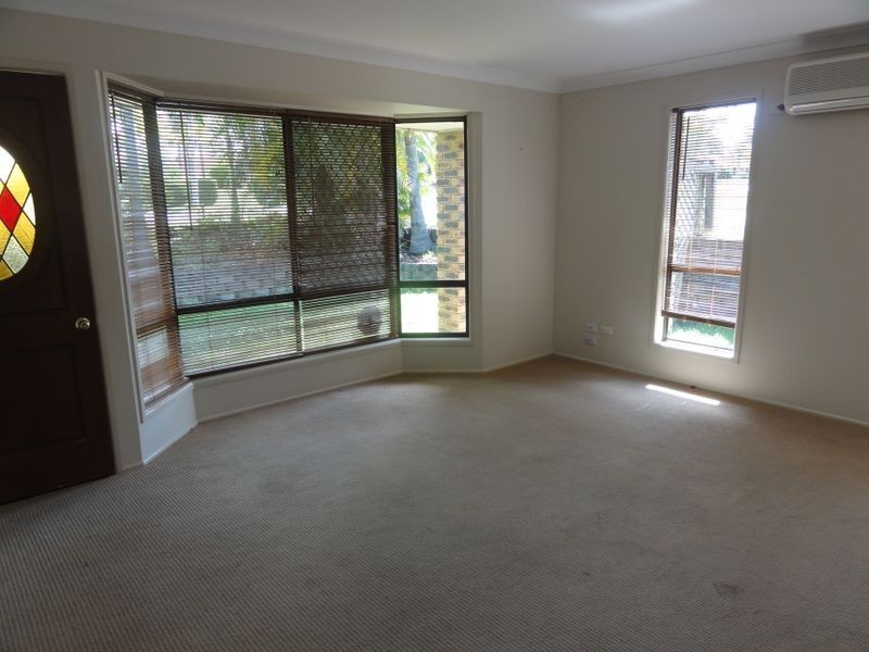 100 Owens Crescent, Regents Park QLD 4118