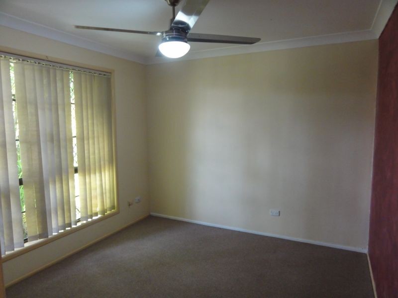 100 Owens Crescent, Regents Park QLD 4118