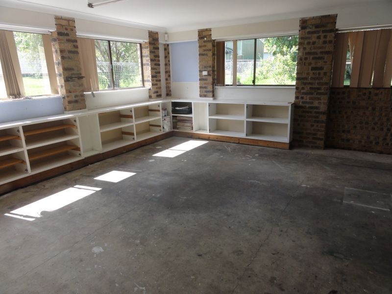 100 Owens Crescent, Regents Park QLD 4118