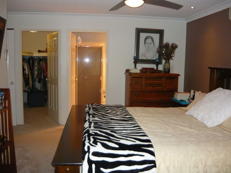 108 Thylungra Road, Park Ridge South QLD 4125