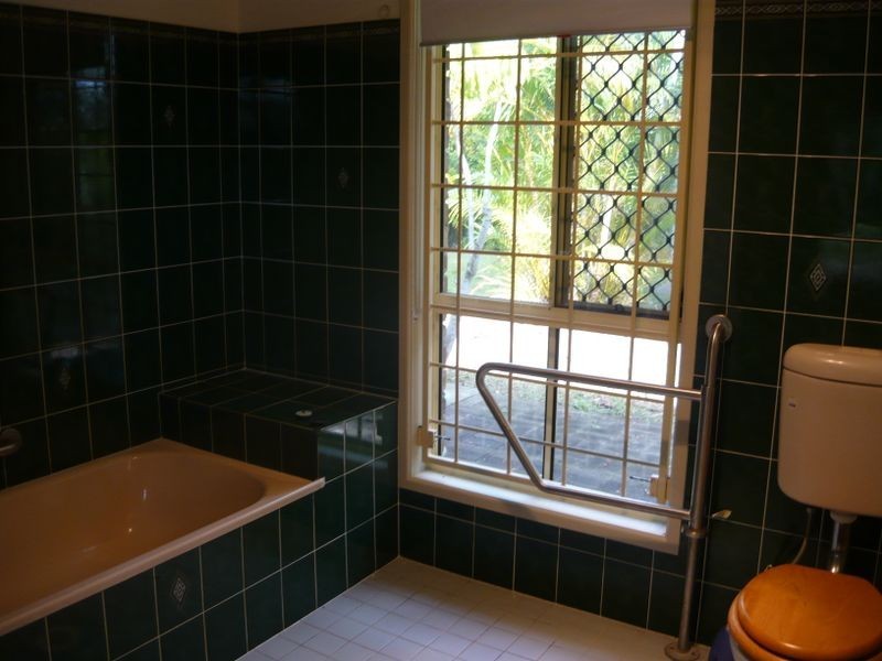 16 Danvers Court, Hillcrest QLD 4118