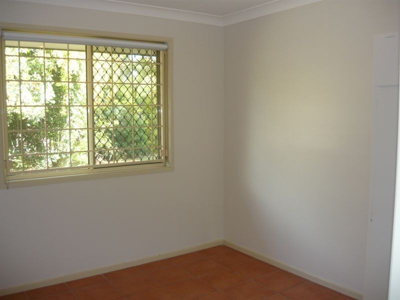 16 Danvers Court, Hillcrest QLD 4118