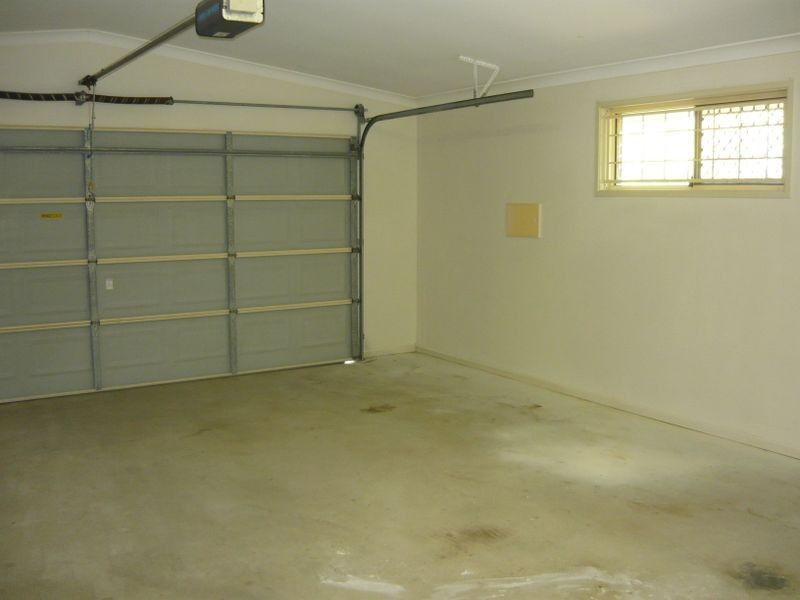16 Danvers Court, Hillcrest QLD 4118