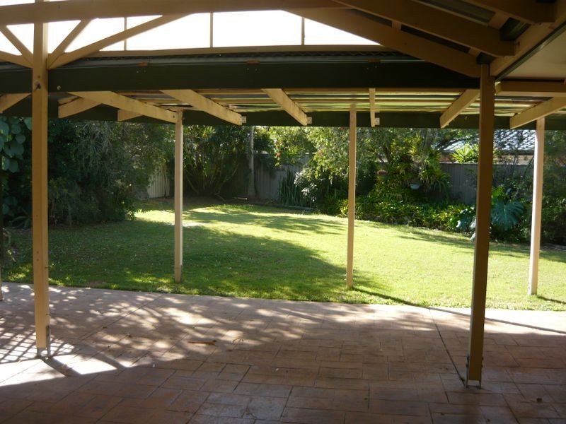 16 Danvers Court, Hillcrest QLD 4118