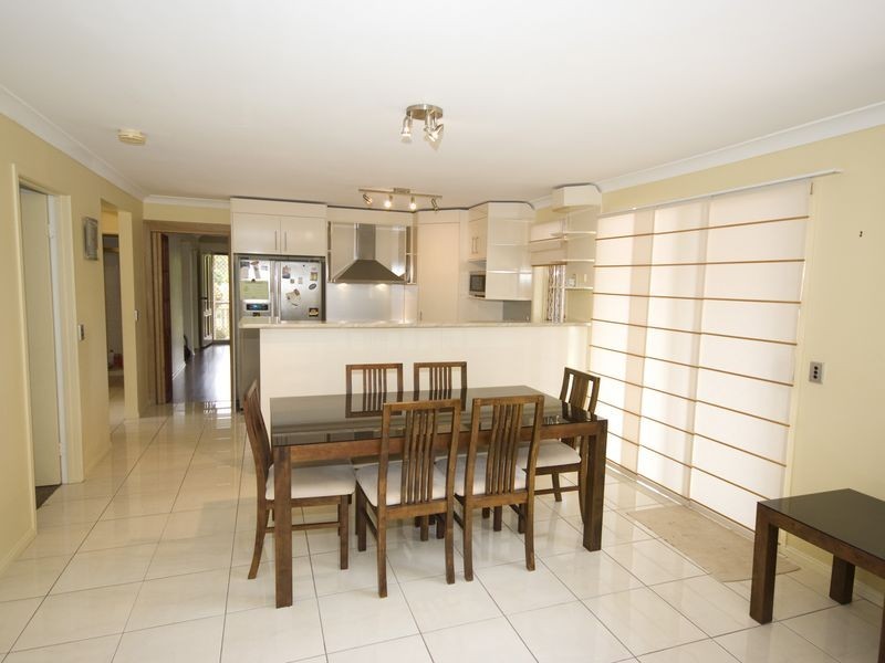 14 Cougers Court, Regents Park QLD 4118