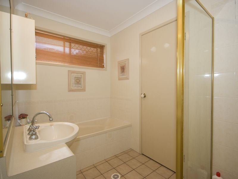 14 Cougers Court, Regents Park QLD 4118