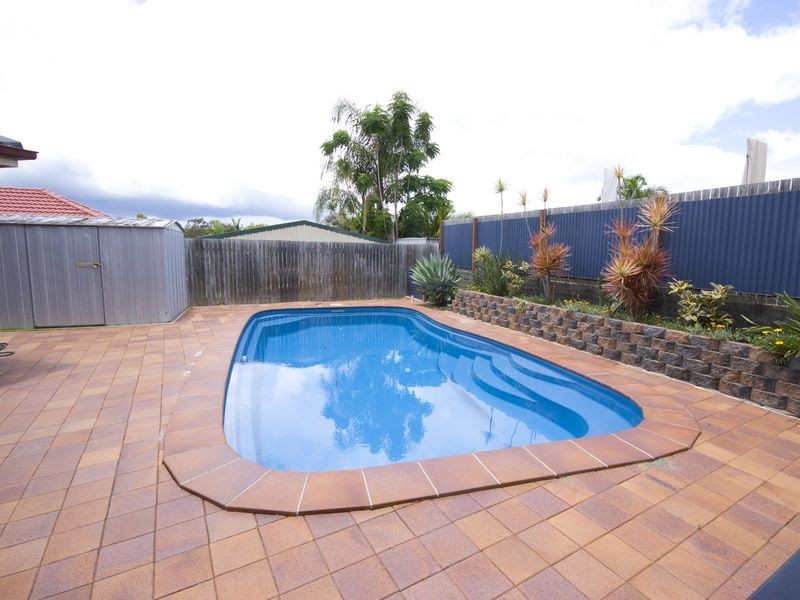 14 Cougers Court, Regents Park QLD 4118