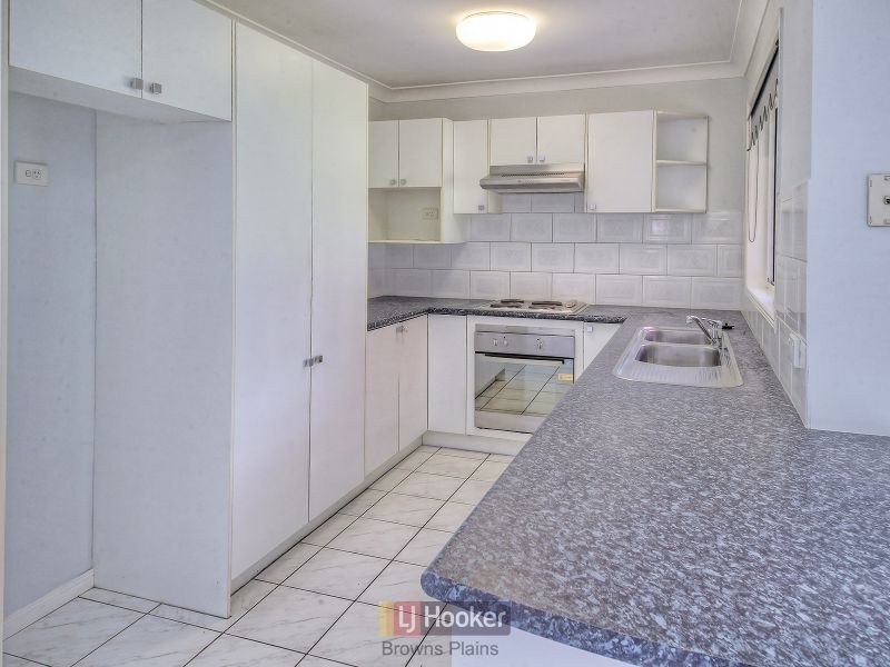 11 Jackson Court, Regents Park QLD 4118