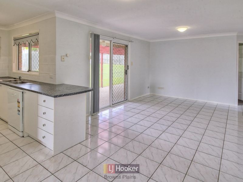 11 Jackson Court, Regents Park QLD 4118