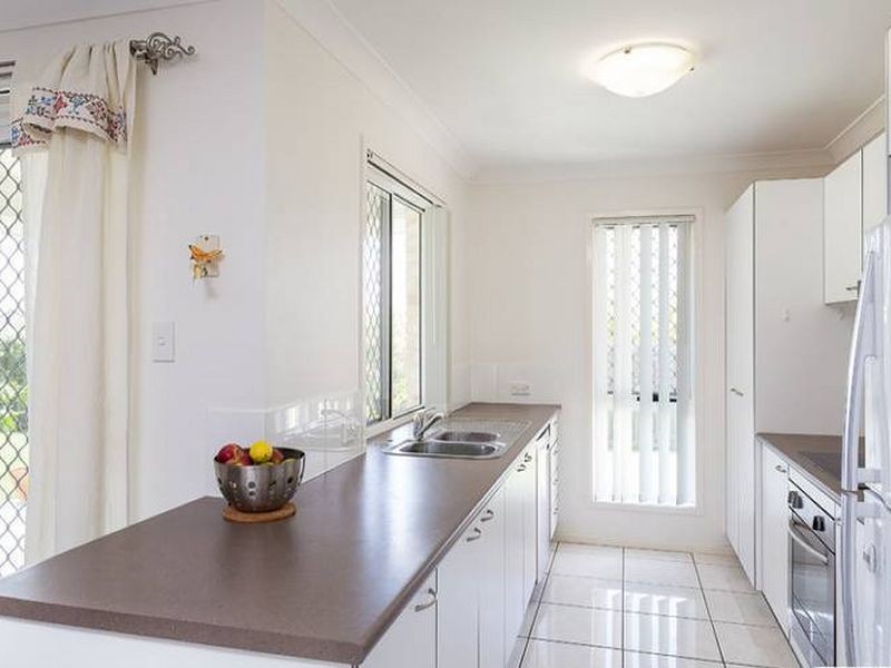 6 Delaforce Street, Regents Park QLD 4118