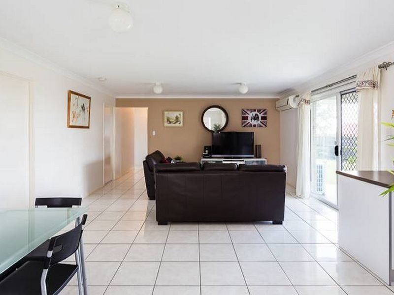 6 Delaforce Street, Regents Park QLD 4118