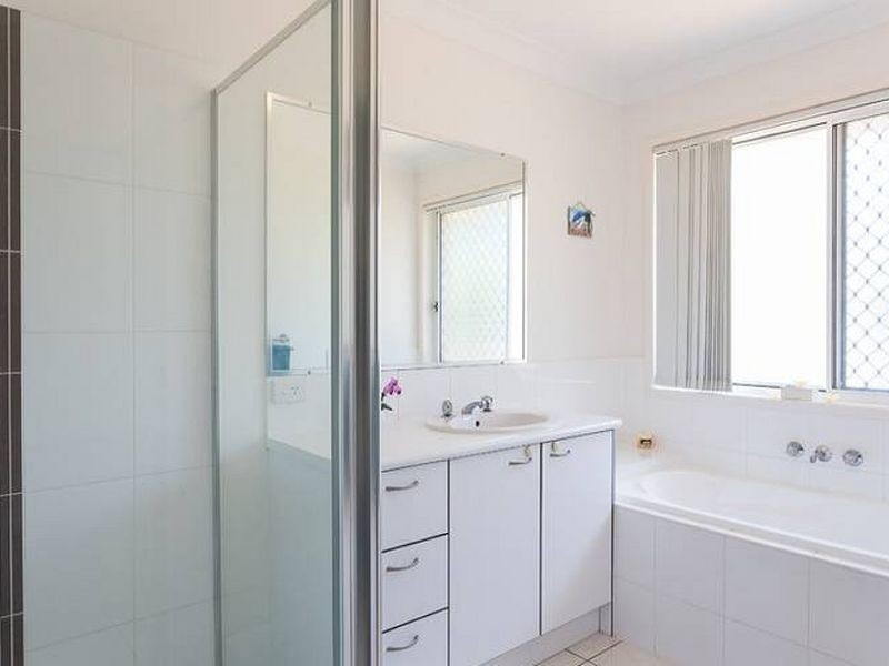 6 Delaforce Street, Regents Park QLD 4118