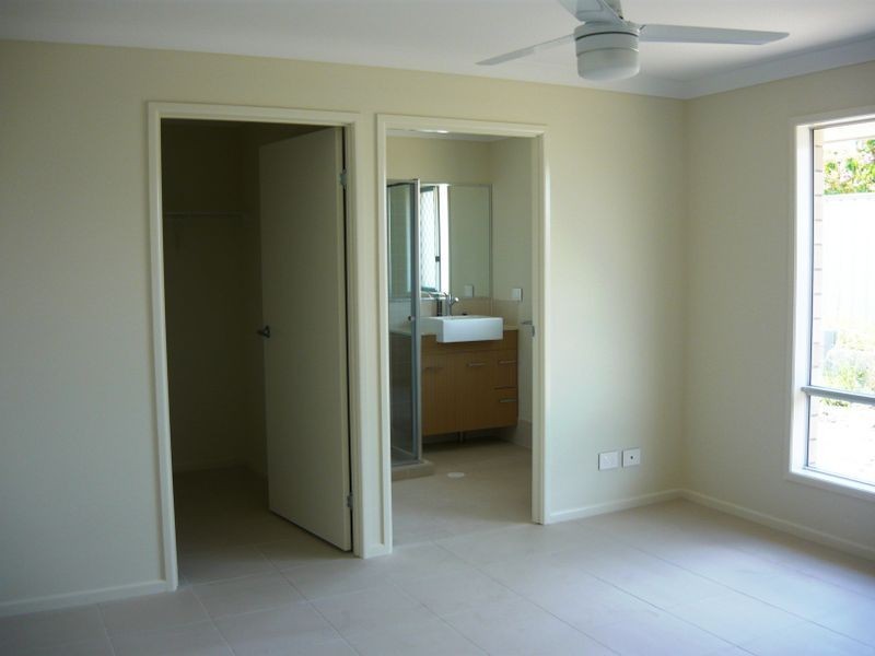 4 Manfred Street, Boronia Heights QLD 4124