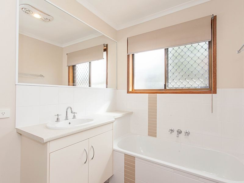 3 Dracon Street, Regents Park QLD 4118