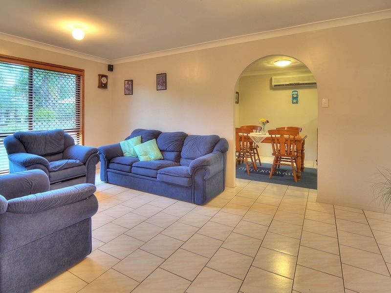 130 Owens Crescent, Regents Park QLD 4118