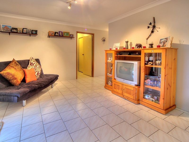 130 Owens Crescent, Regents Park QLD 4118